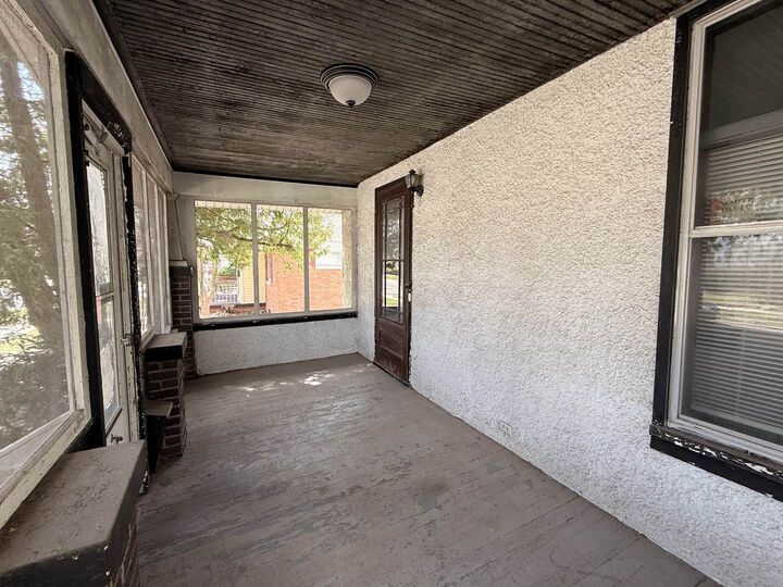 Property Photo:  1007 Low Street  IL 61701 