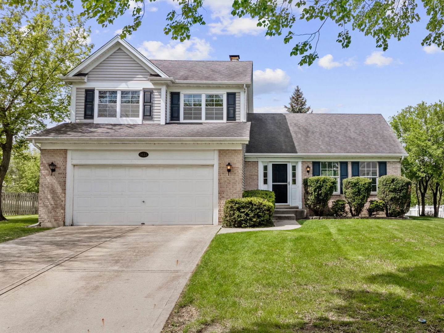 Property Photo:  1433 Polo Drive  IL 60103 