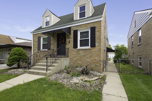 Property Photo:  2623 Rhodes Avenue  IL 60171 