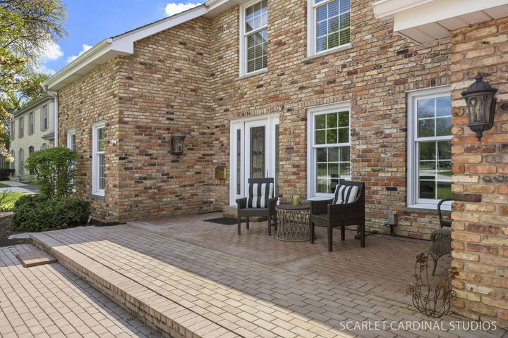 Property Photo:  170 Shelley Lane  IL 60189 