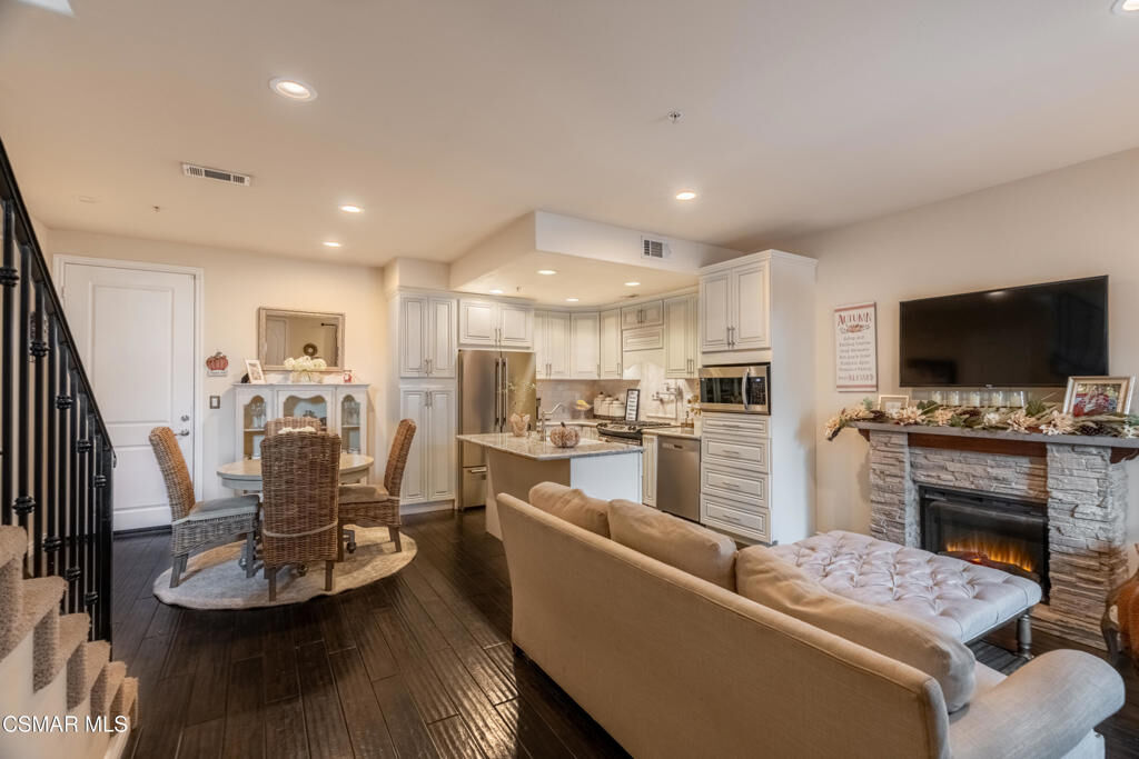 Property Photo:  1160 Vista Canyon Lane 26  CA 91320 