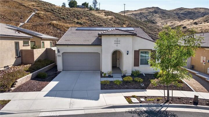 Property Photo:  23944 Saunter Way  CA 92883 