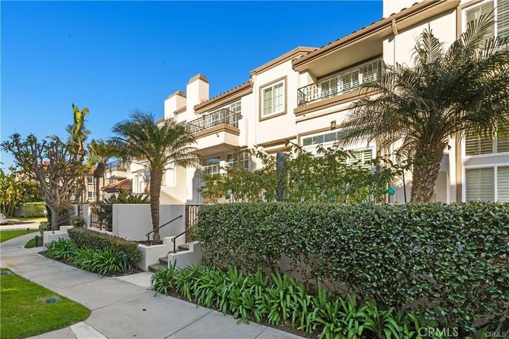 Property Photo:  19295 Wingedfoot Circle  CA 92648 
