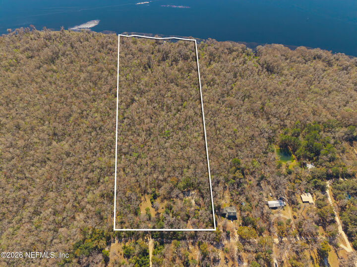 Property Photo: 121 Panther Trail FL 32177