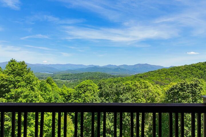 Property Photo:  1065 Smokerise Drive  NC 28904 