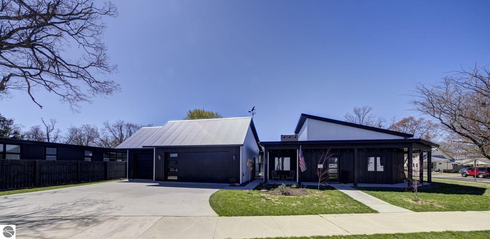 Property Photo:  604 Lake Avenue  MI 49684 