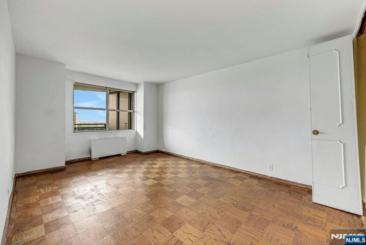 Property Photo:  2077 Center Avenue 20C  NJ 07024 