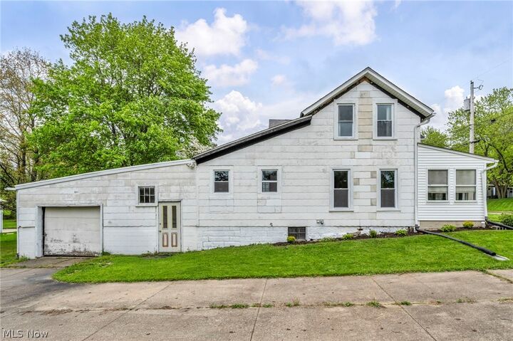 Property Photo:  262 E Walnut Street  OH 44281 