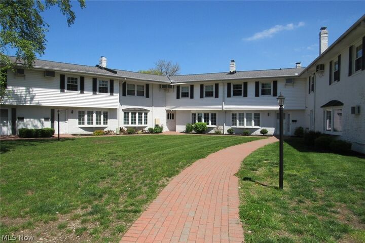 Property Photo:  7 Meadowlawn Drive 19  OH 44060 