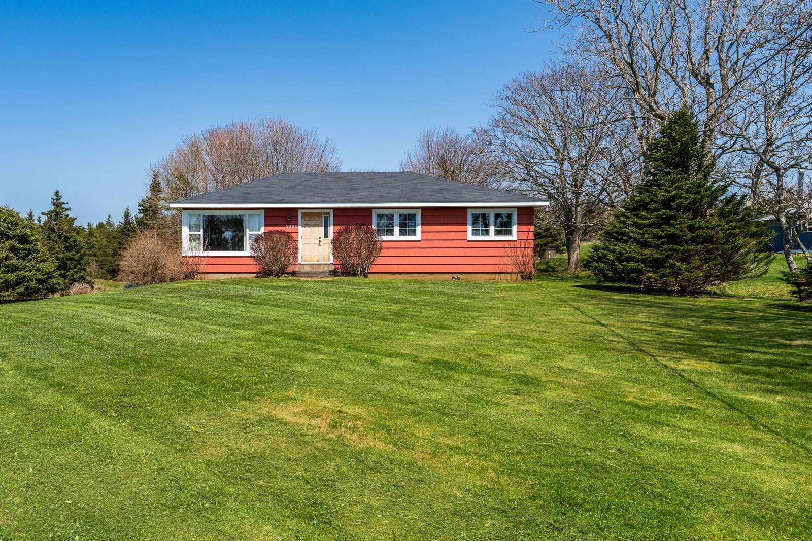 Property Photo:  5996 Highway 1  NS B5A 5B3 