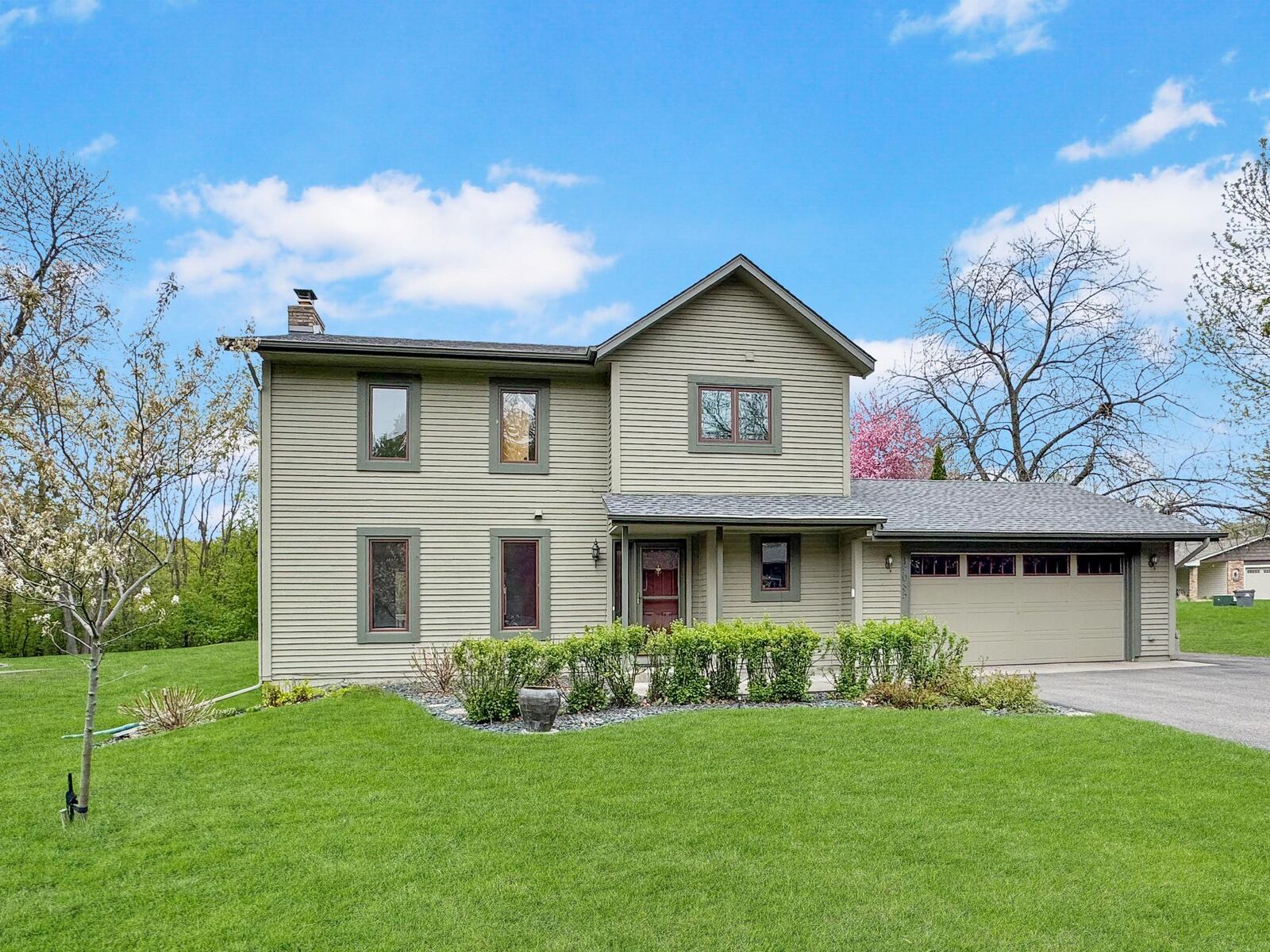Property Photo:  19085 Deerfield Trail  MN 55346 
