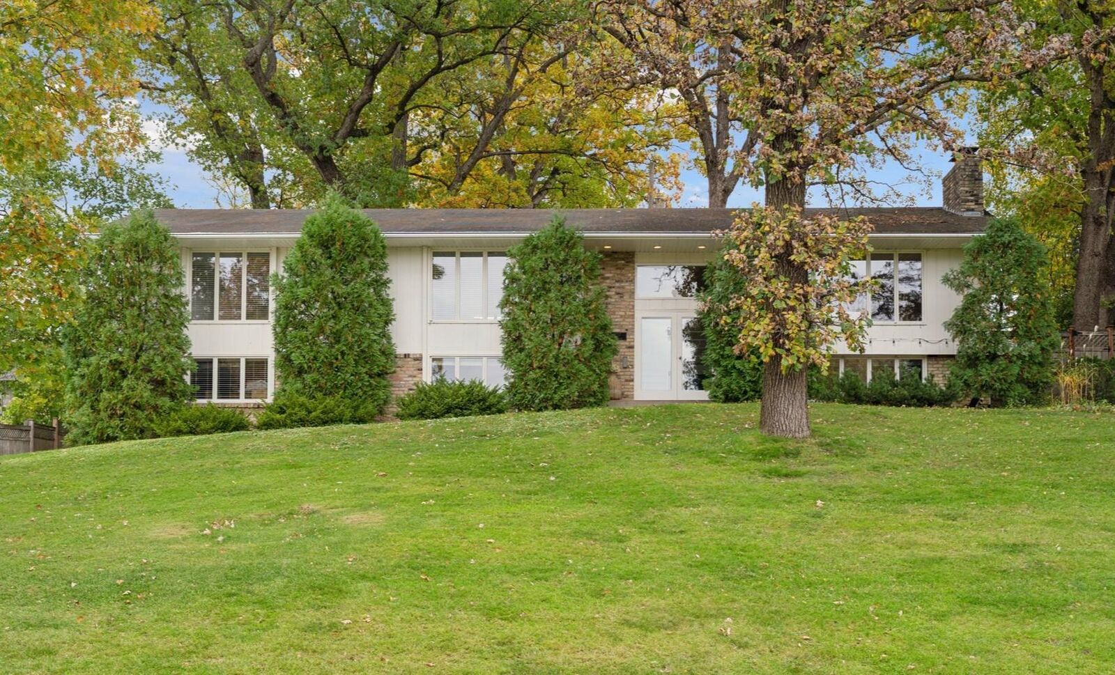 Property Photo:  5717 View Lane  MN 55436 