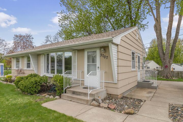 Property Photo:  3707 Howard Avenue  MN 55110 