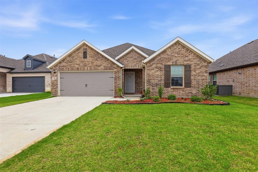 Photo de la propriété:  3313 Redbud Flower Trail  TX 76084 
