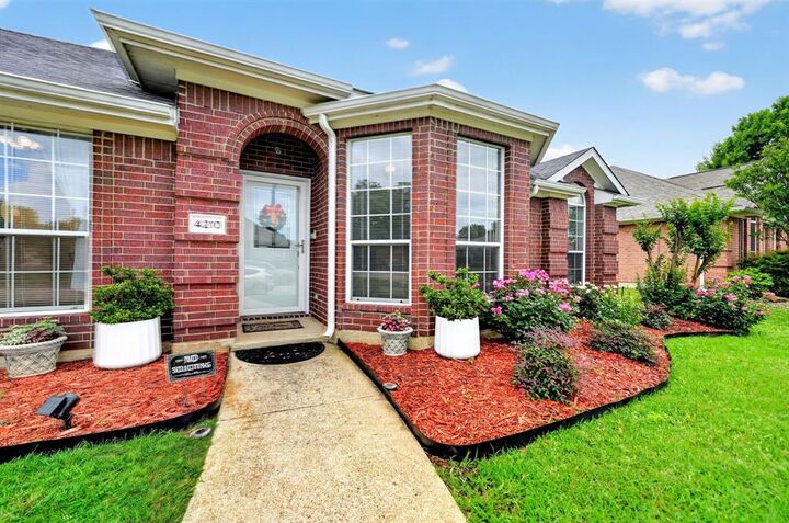 Property Photo:  4210 Pointe Loma Drive  TX 75088 