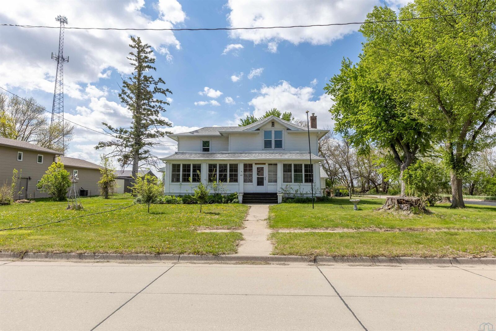 Property Photo:  407 Walnut Street  IA 51052 