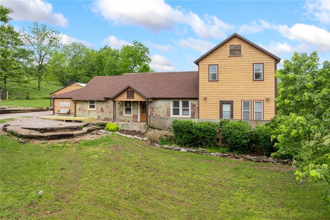 Property Photo:  2516 Sansing Hollow Road  AR 72601 
