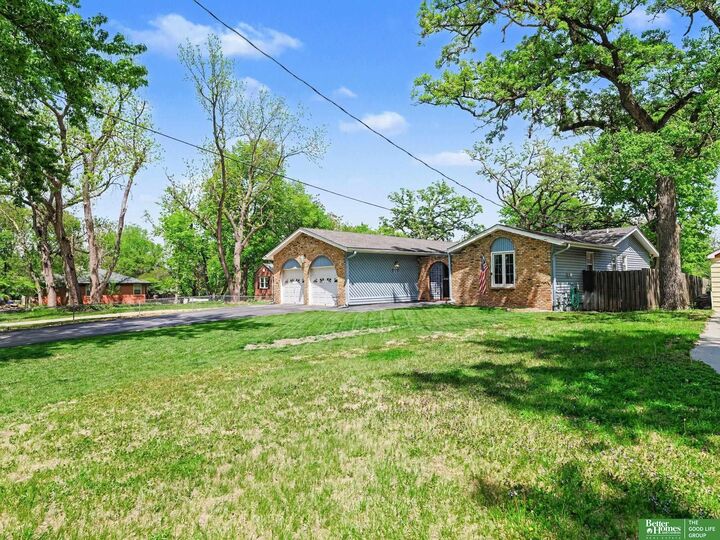 Property Photo:  515 Bellevue Boulevard  NE 68005 