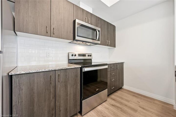 Property Photo:  108 Garment Street 1801  ON N2G 3B8 