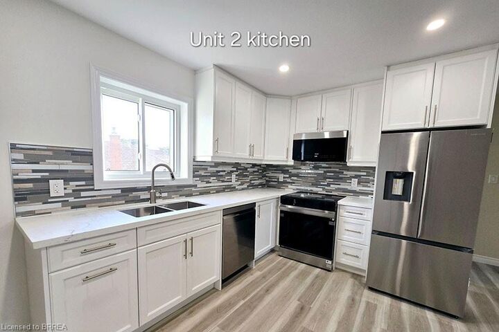 Property Photo:  289 Chatham Street B  ON N3S 6G3 