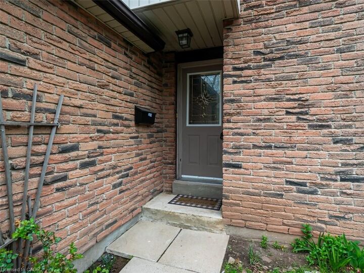 Property Photo:  680 Regency Court 93  ON L7N 3L9 