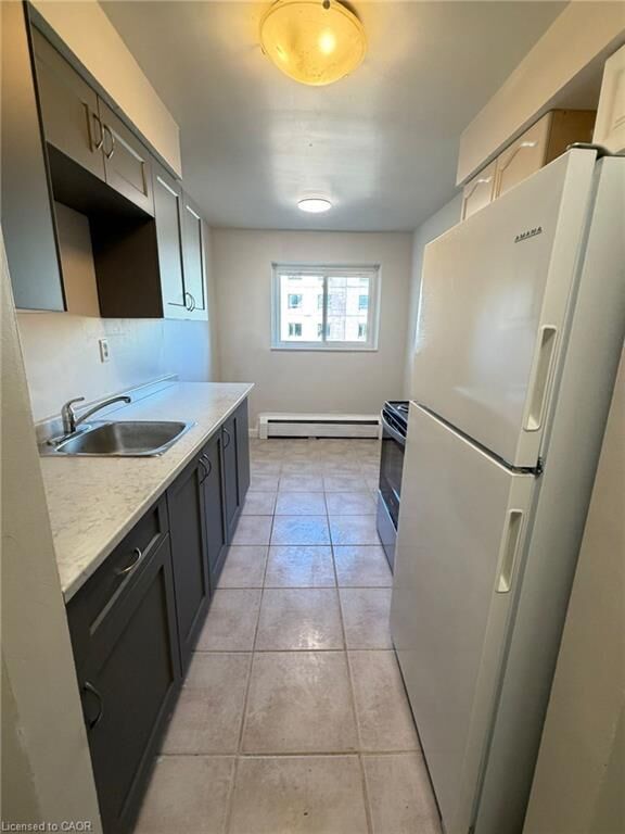 Property Photo:  449 Hazel Street 7  ON N2L 3P7 