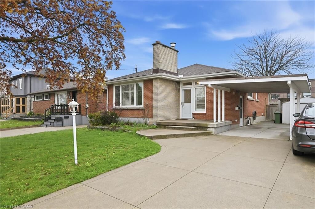 Property Photo:  34 Orphir Road 1  ON L8K 3Z1 