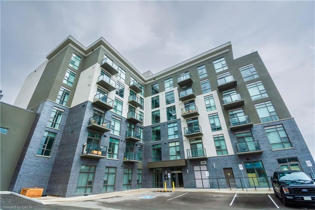Property Photo:  10 Mallard Trail 524  ON L8B 2A7 