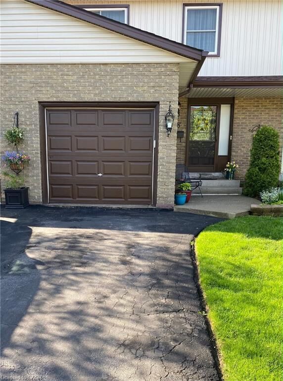 Property Photo: 1115 Paramount Drive 88 ON L8J 1P6