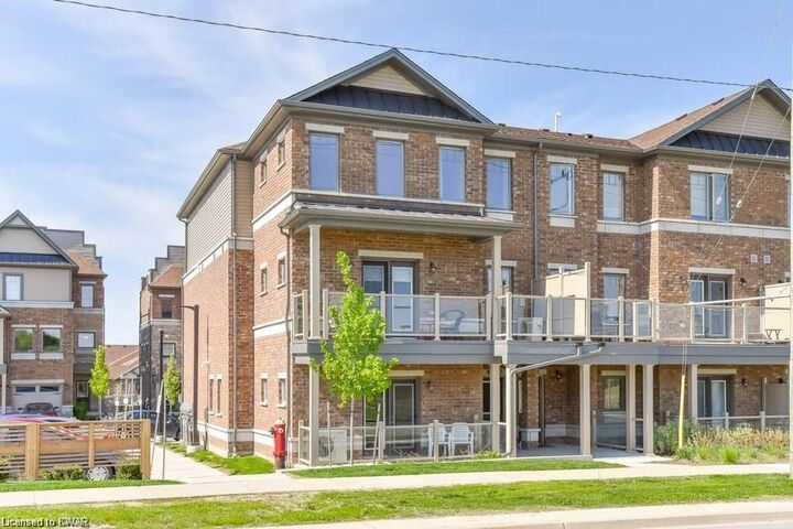 Property Photo:  1112 Fairway Road North Road B  ON N2A 0J3 