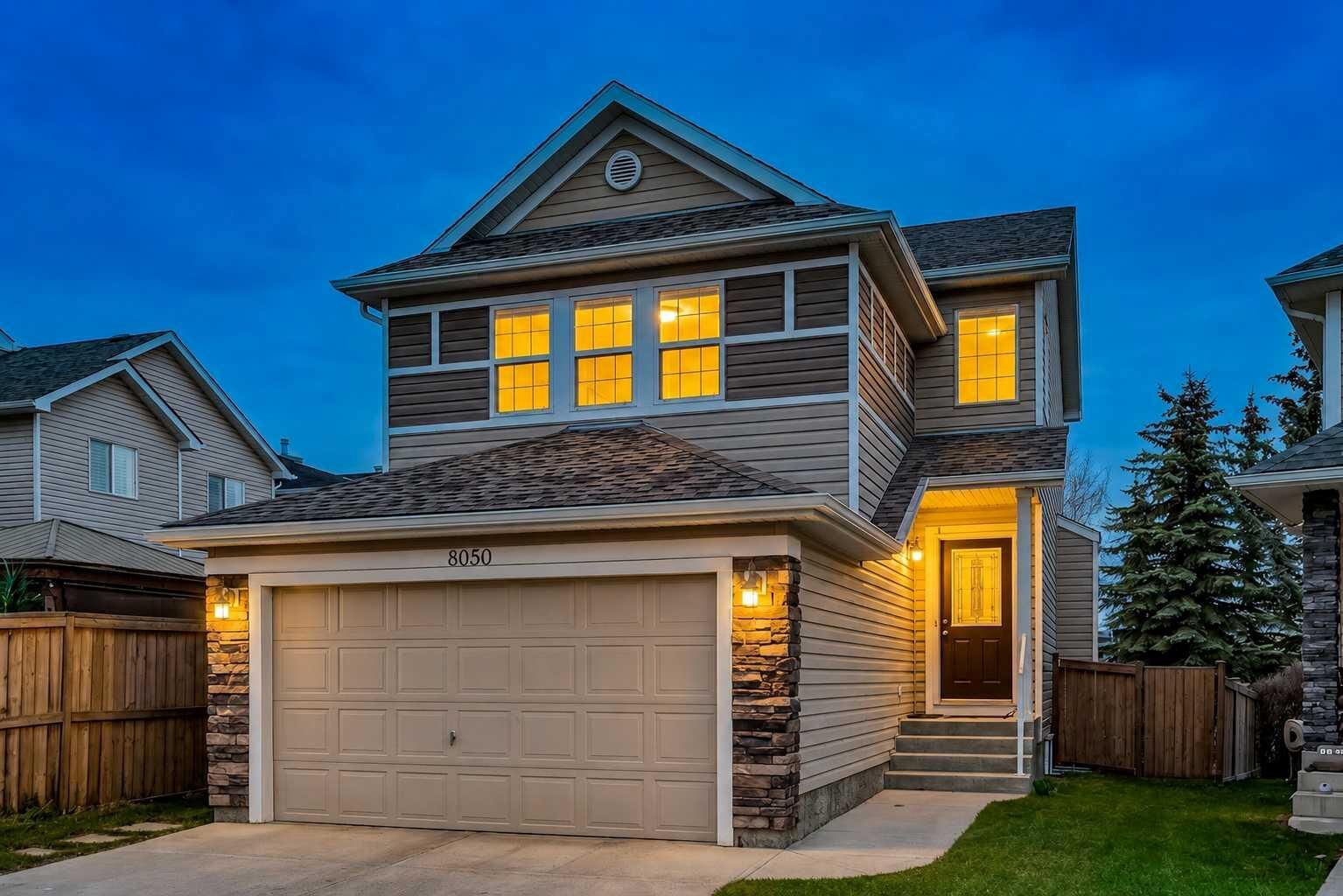Property Photo:  8050 Cougar Ridge Avenue SW  AB T3H 5S5 