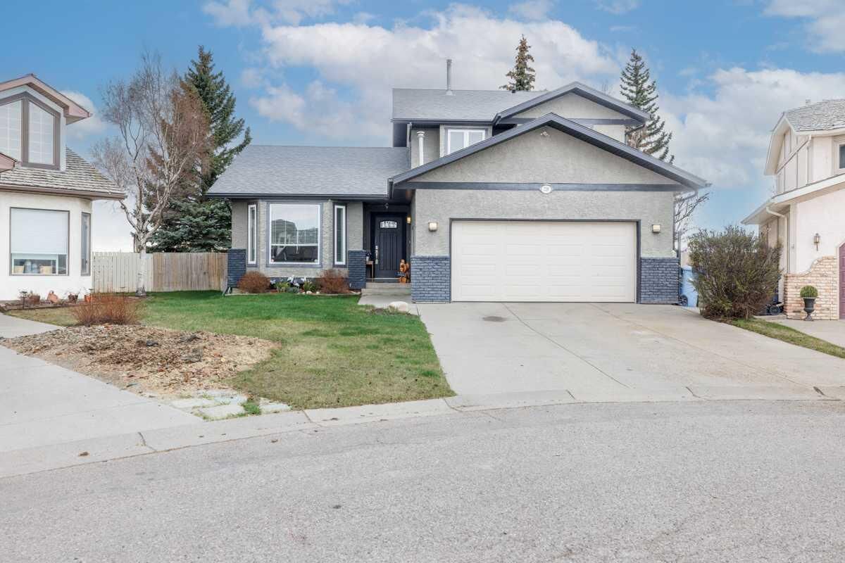Property Photo:  228 Wood Valley Bay SW  AB T2W 5Y4 