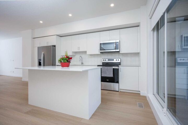 8535 19 Avenue SE 302 — photo 1