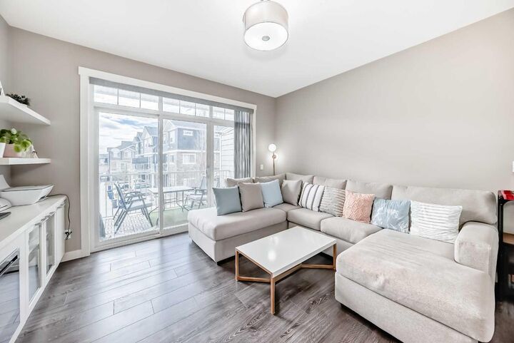 Property Photo:  1651 Symons Valley Parkway NW  AB T3P 0R9 