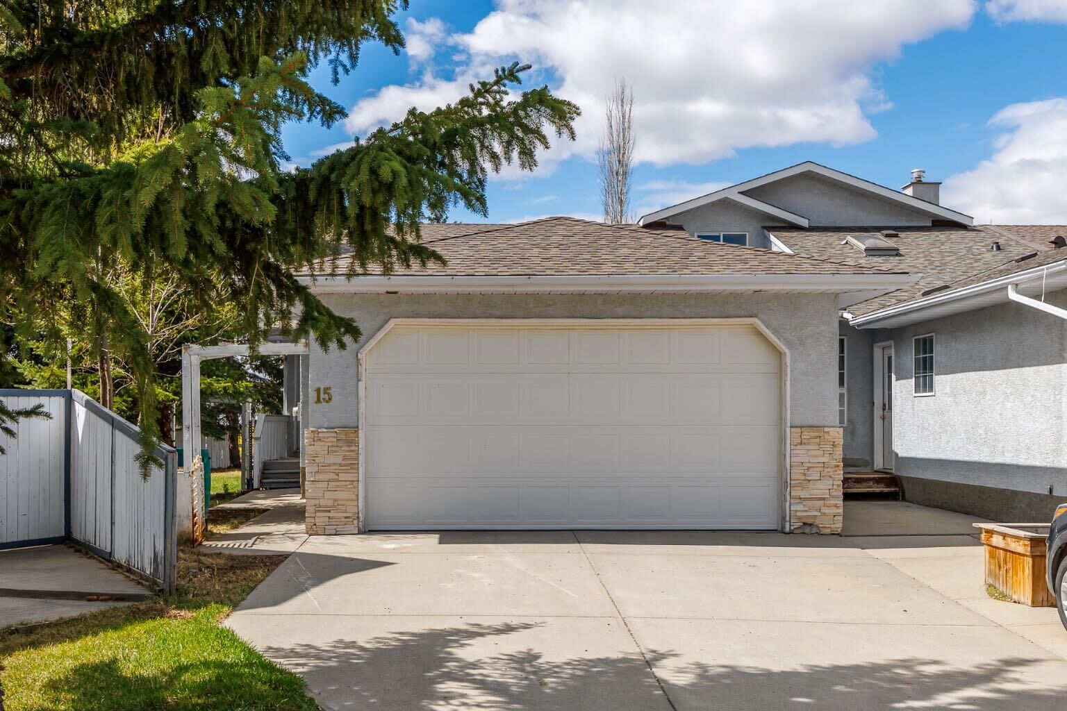 Property Photo:  15 Wellington Cove  AB T1P 1M3 