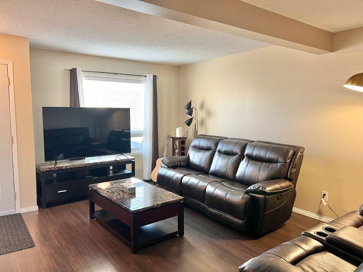 Property Photo:  808 Birchwood Close  AB T0J 0Y6 
