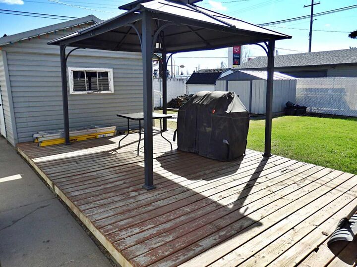 Property Photo:  5119 51 Avenue  AB T9X 1T8 