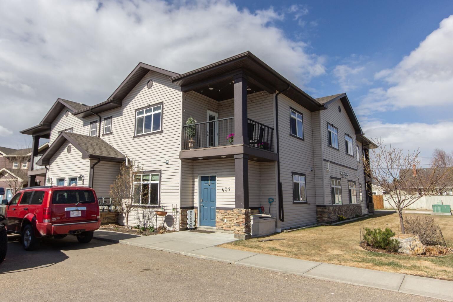 Property Photo:  639 Oak Street 405  AB T4S 0E5 