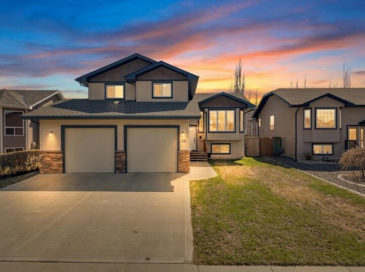 Property Photo:  25 Pioneer Way  AB T4M 0E4 