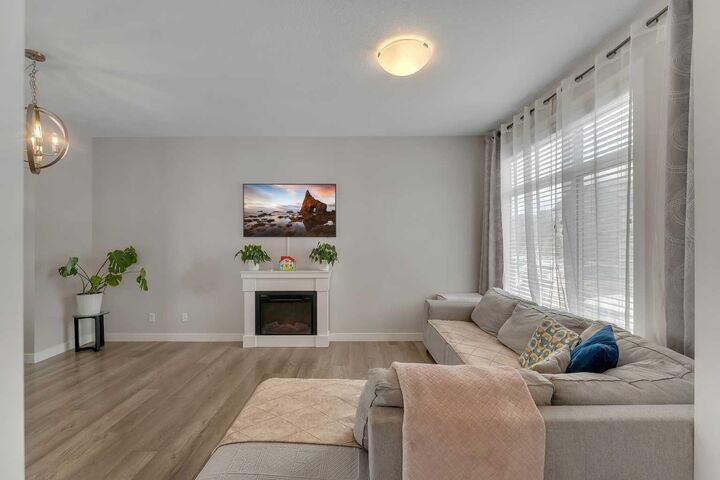 Property Photo:  136 Sage Meadows Gardens NW  AB T3P 1K2 