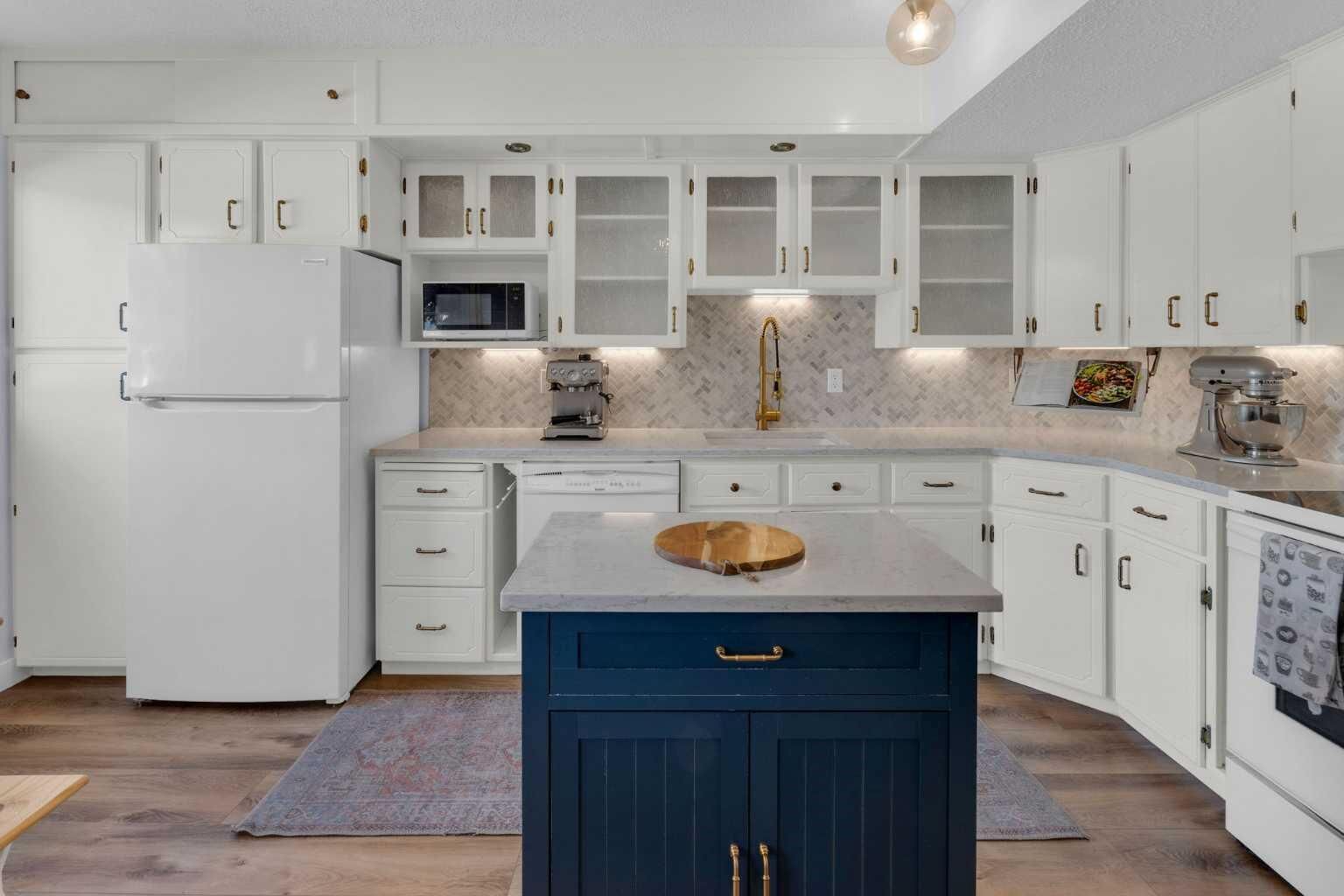 Property Photo:  6223 31 Avenue NW 1008  AB T3B 3X2 