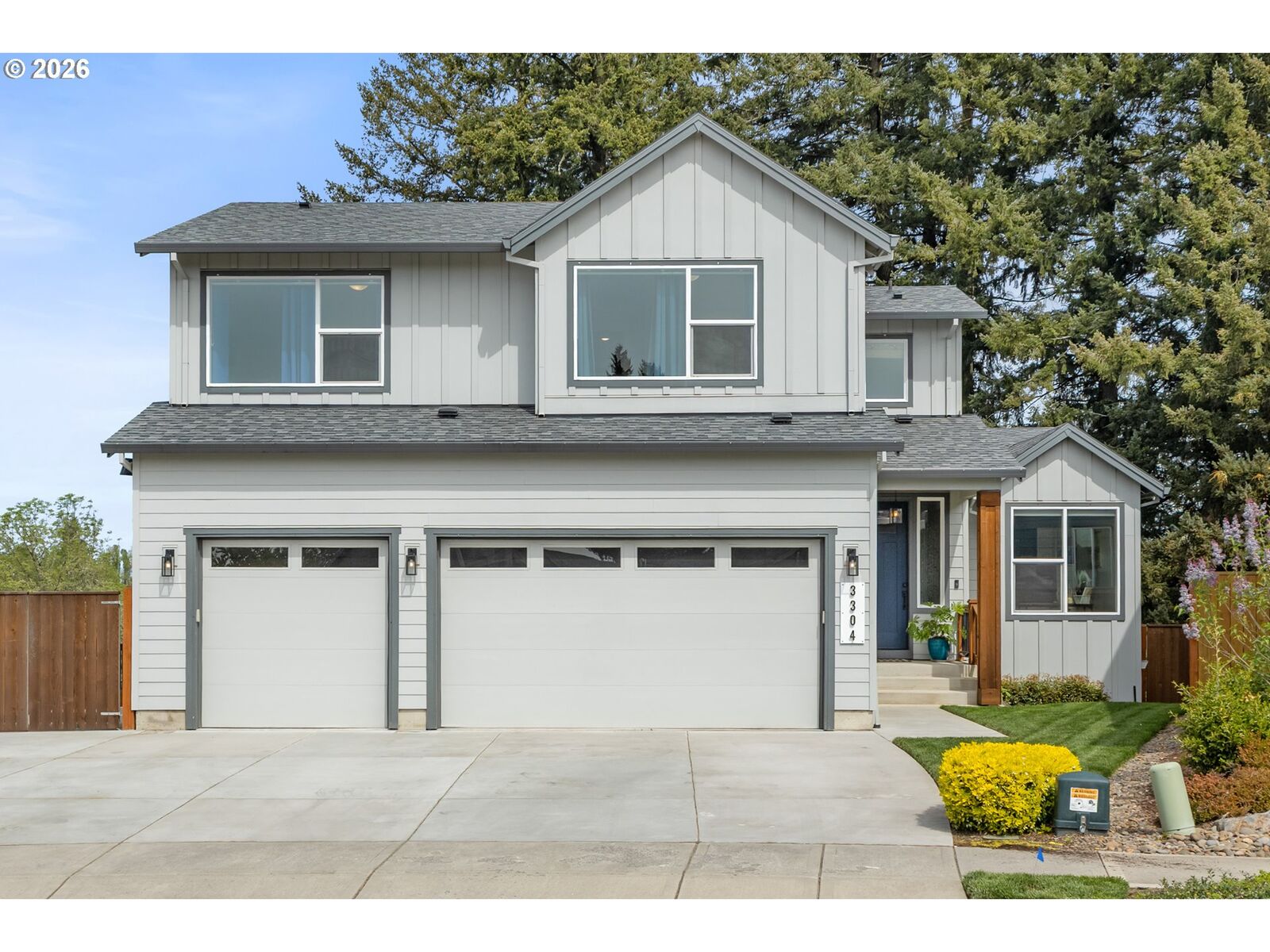 Property Photo:  3304 N Irvine Dr  OR 97124 