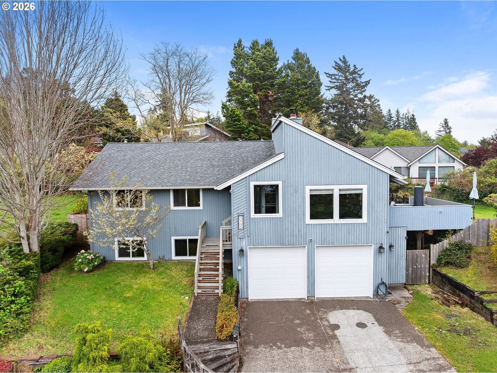 Property Photo:  265 Waldorf Cir  OR 97103 