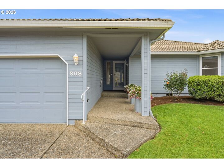 Property Photo:  308 NW 95th Cir  WA 98665 