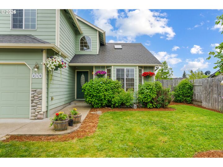 Property Photo:  239 Blue Jay Loop  OR 97426 