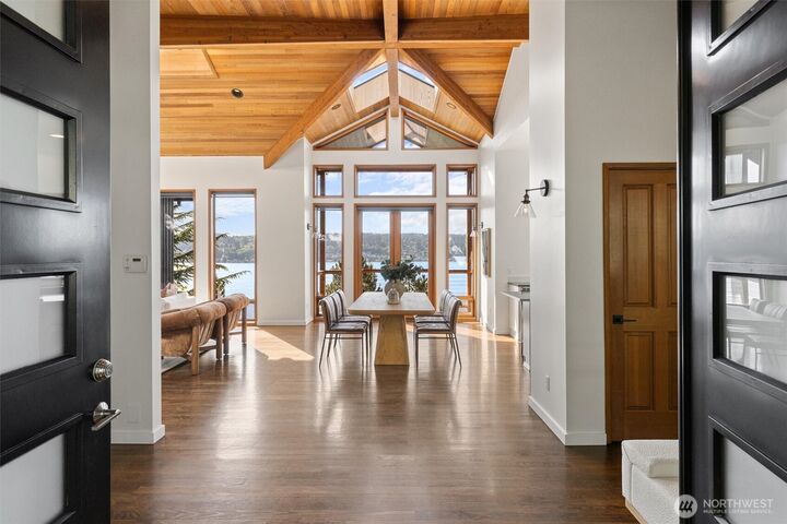 Property Photo:  5970 NE Arrowhead Drive  WA 98028 