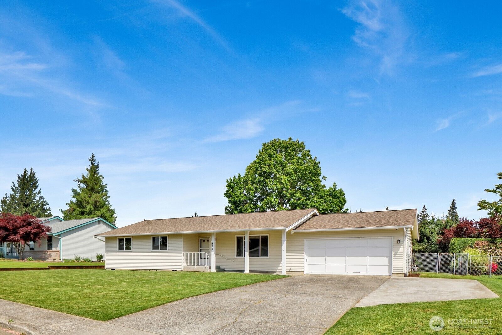 Property Photo:  811  Vine Cir  WA 98264 