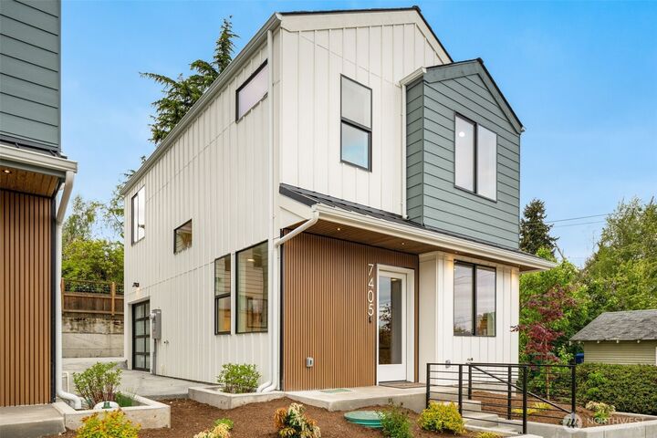 Property Photo:  7405  Dayton Avenue N  WA 98103 
