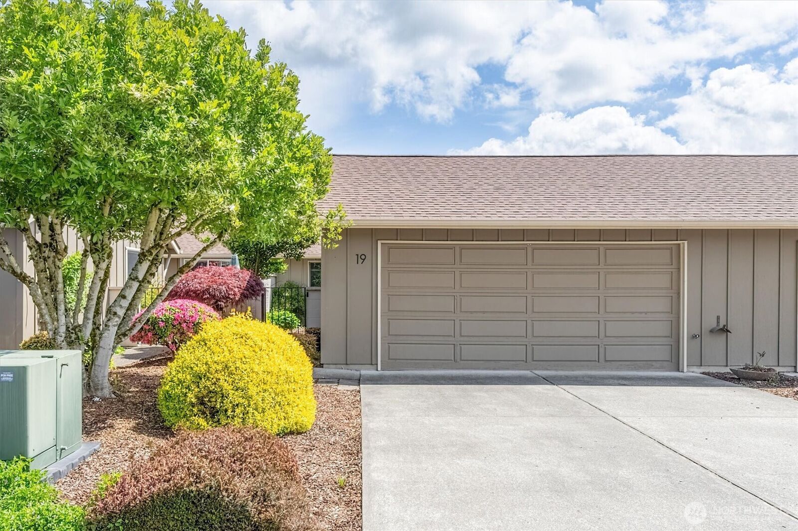 Property Photo:  605  Peardale Lane 19  WA 98632 