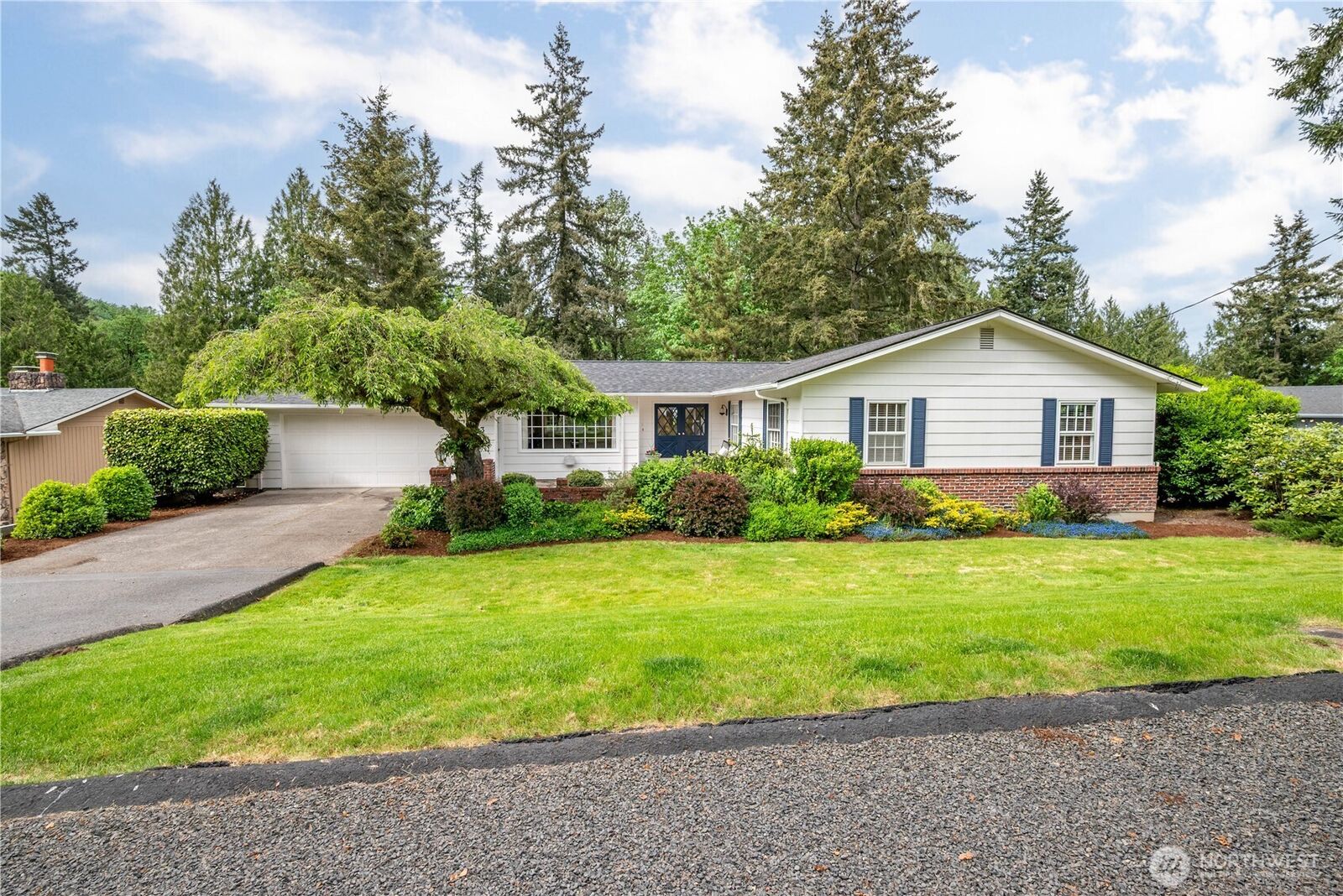 Property Photo: 303 E Cedar Lane WA 98632